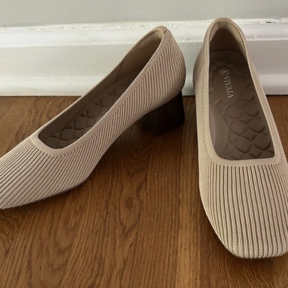 Vivaia Square-Toe Chunky Heels in Melody Pro Almond Size 7.5